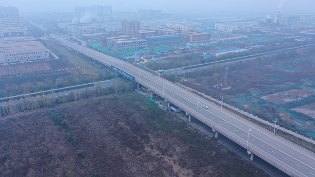 咸阳市新兴纺织工业园上跨西宝高速公路桥